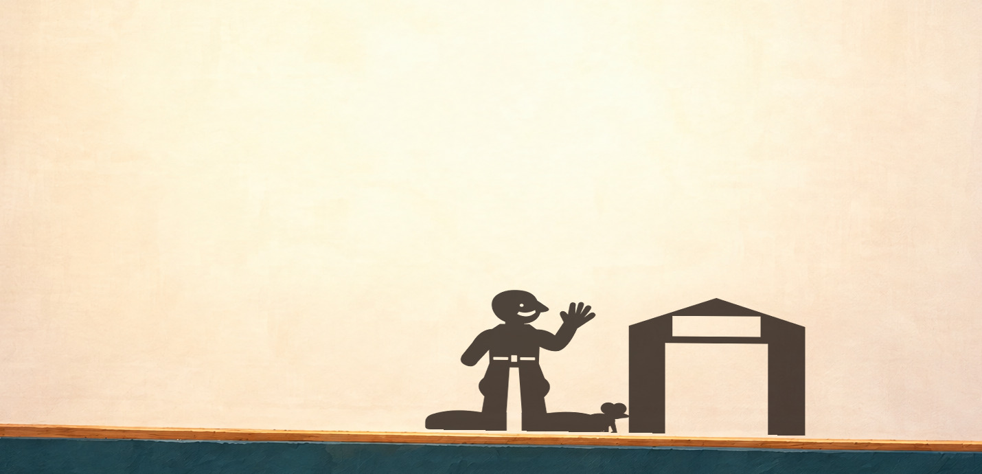 The same giant shadow shrinks beside the unchanged mouse house.